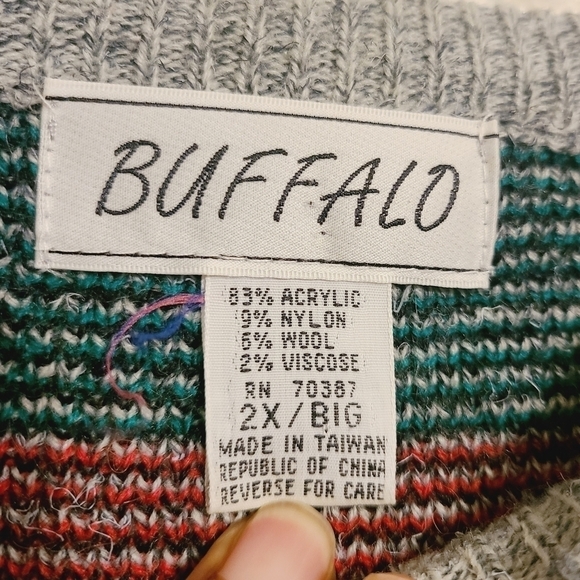 Buffalo | Men's Vintage Multi-Colored Geometric Print Crewneck Sweater (Size 2X) - Picture 2 of 10